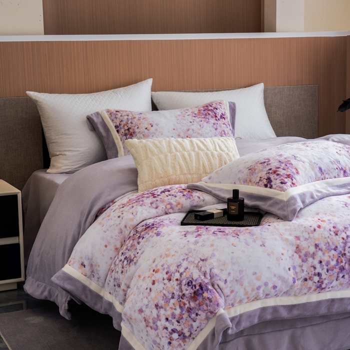瑞雪家居 2025新款全消光数码印花牛奶绒系列四件套 花海紫