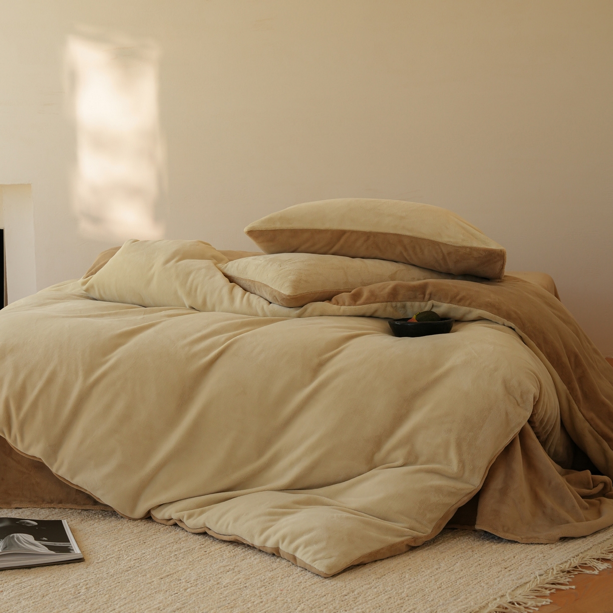 91家纺网 家纺一手货源 找家纺 简纯主义 2025新款撞色牛奶绒那不勒斯系列四件套 茶棕