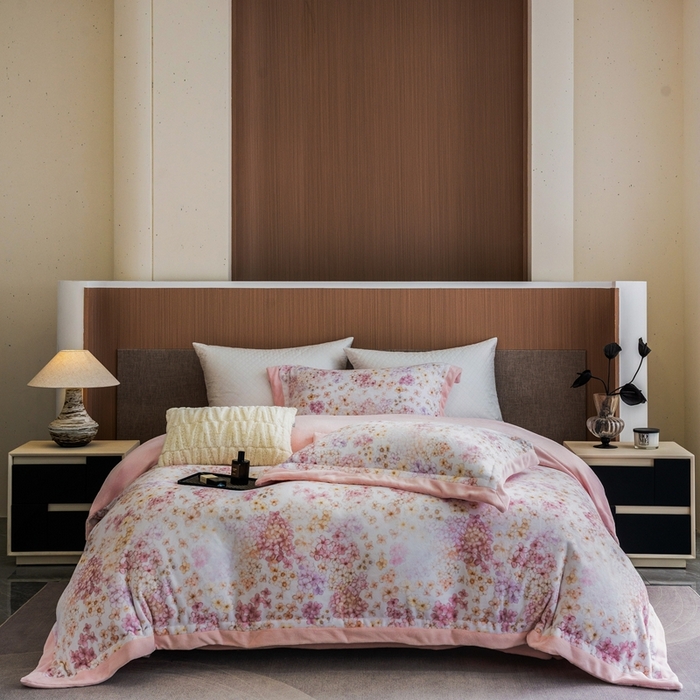 91家纺网 家纺一手货源 找家纺 瑞雪家居 2025新款全消光数码印花牛奶绒系列四件套 花香