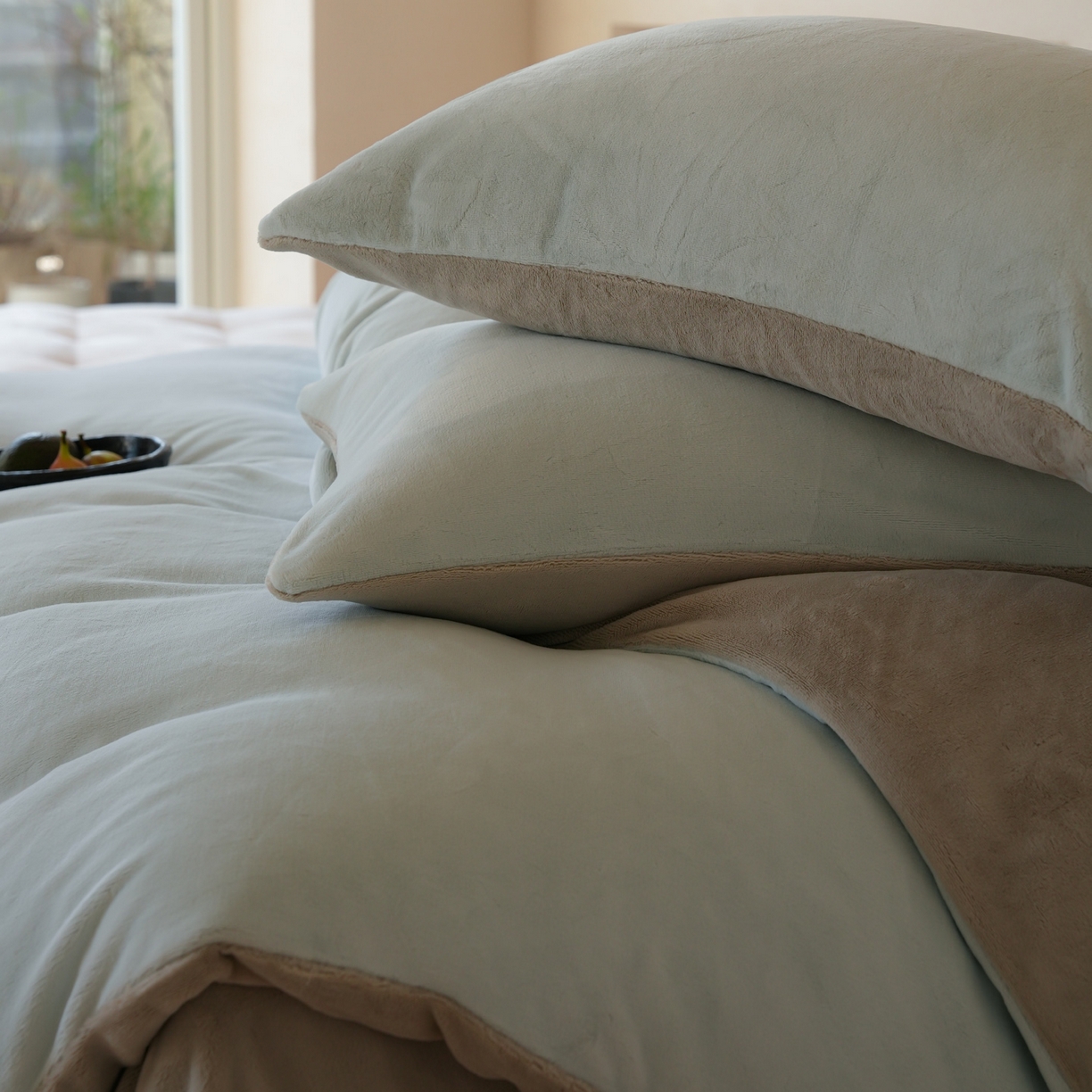 91家纺网 家纺一手货源 找家纺 简纯主义 2025新款撞色牛奶绒那不勒斯系列四件套 柯南灰