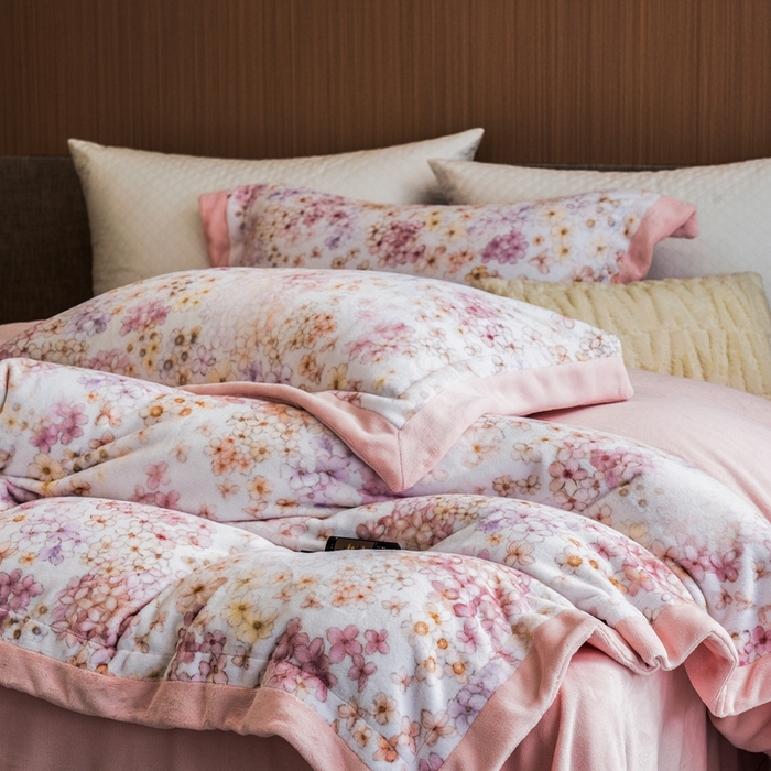 91家纺网 家纺一手货源 找家纺 瑞雪家居 2025新款全消光数码印花牛奶绒系列四件套 花香