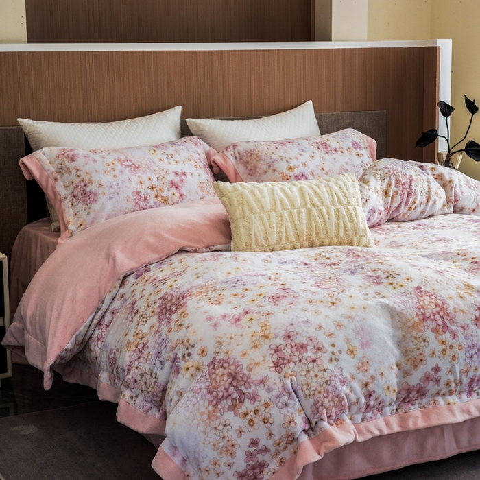 91家纺网 家纺一手货源 找家纺 瑞雪家居 2025新款全消光数码印花牛奶绒系列四件套 花香