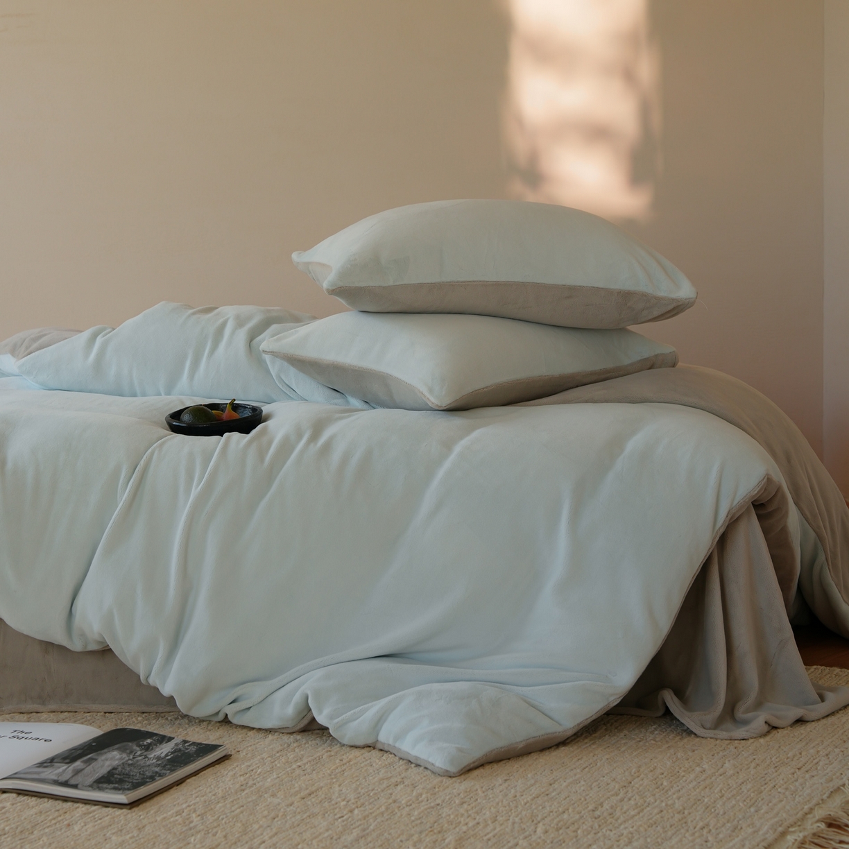 91家纺网 家纺一手货源 找家纺 简纯主义 2025新款撞色牛奶绒那不勒斯系列四件套 柯南灰