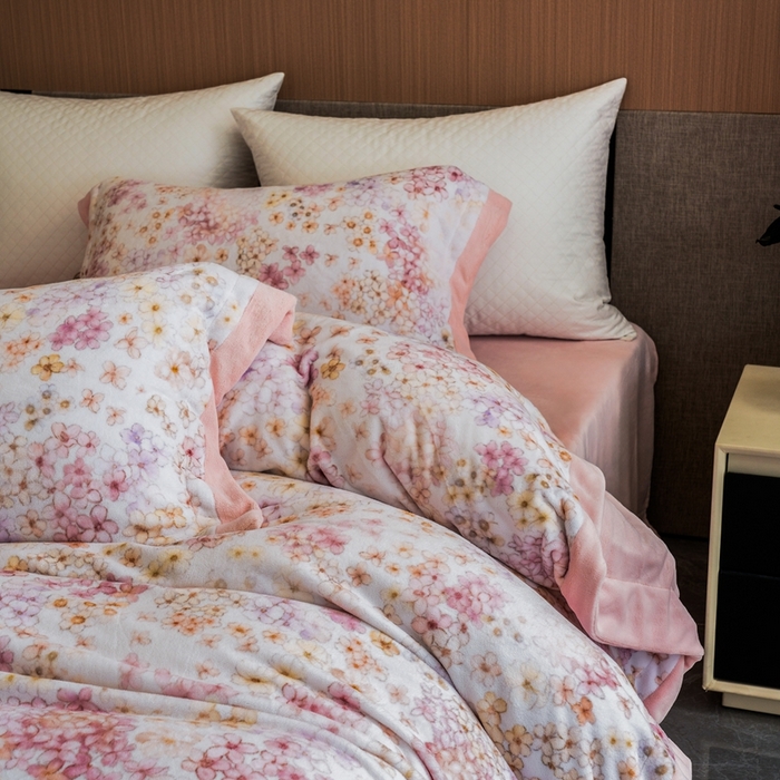 91家纺网 家纺一手货源 找家纺 瑞雪家居 2025新款全消光数码印花牛奶绒系列四件套 花香