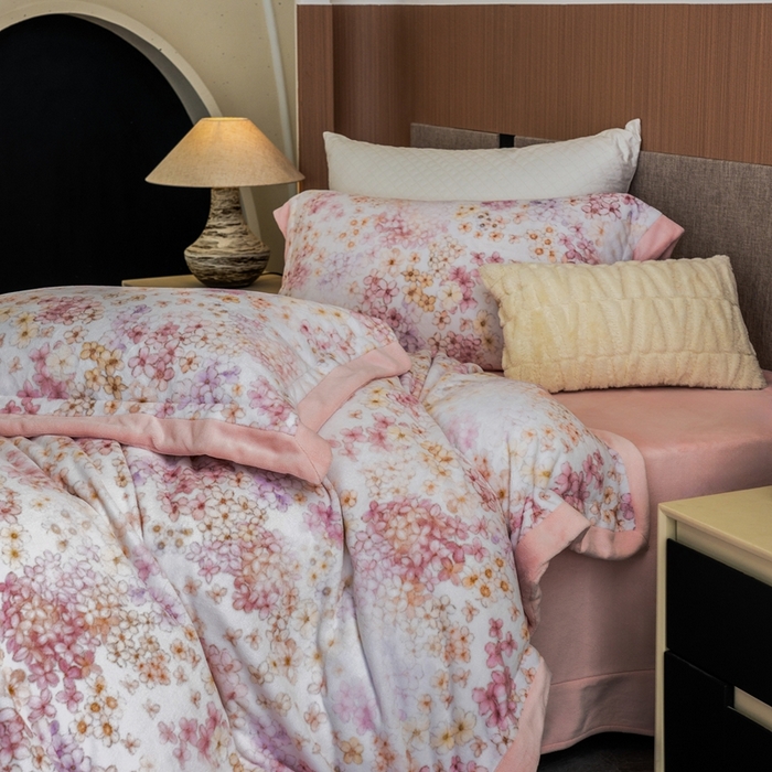 91家纺网 家纺一手货源 找家纺 瑞雪家居 2025新款全消光数码印花牛奶绒系列四件套 花香