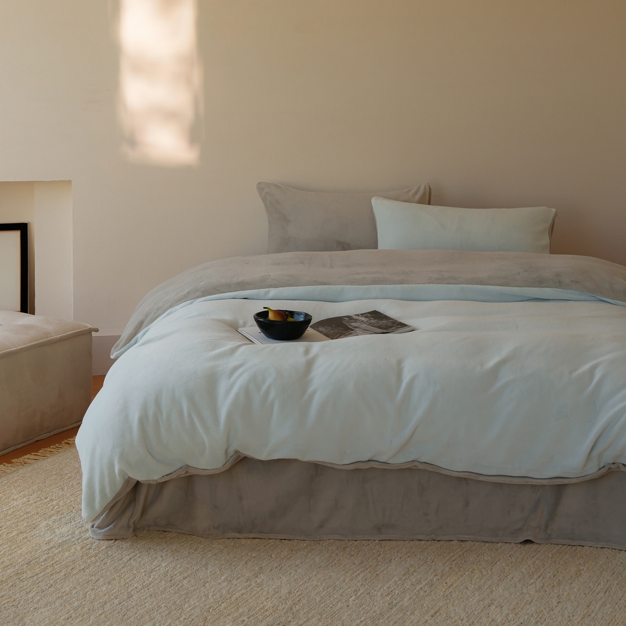 91家纺网 家纺一手货源 找家纺 简纯主义 2025新款撞色牛奶绒那不勒斯系列四件套 柯南灰