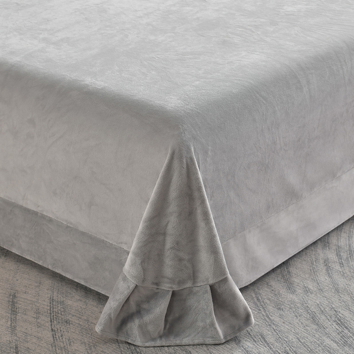 91家纺网 家纺一手货源 找家纺 妮恒美家纺 2025新款刺绣婴儿绒工艺四件套-艾琳系列 艾琳-绅士灰