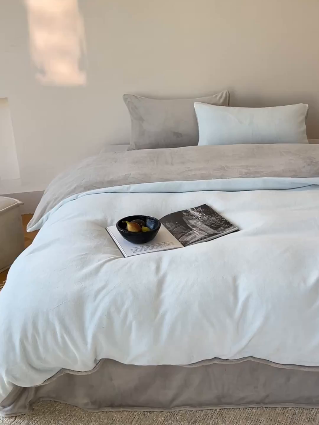 91家纺网 家纺一手货源 找家纺 简纯主义 2025新款撞色牛奶绒那不勒斯系列四件套 柯南灰