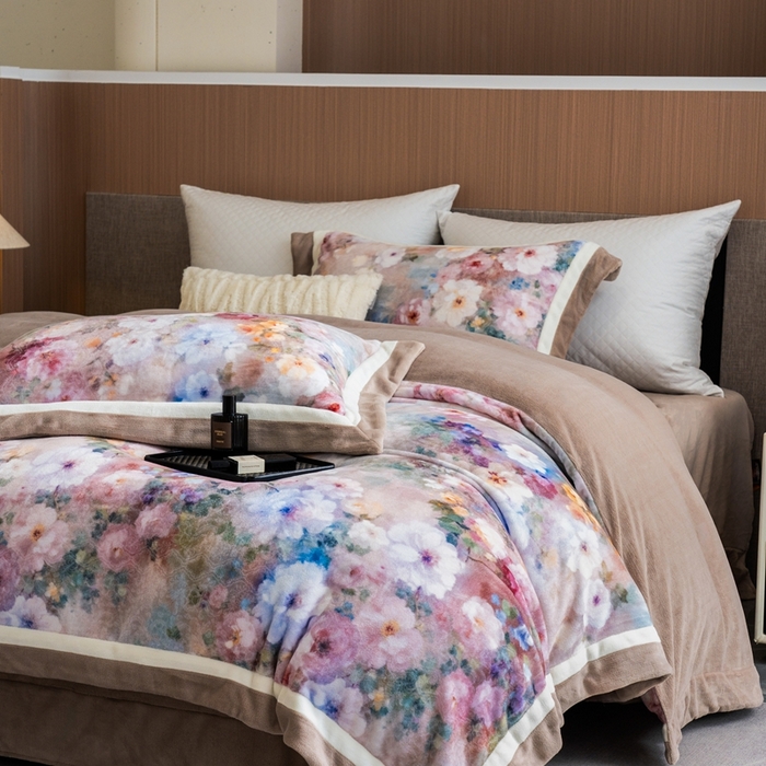 91家纺网 家纺一手货源 找家纺 瑞雪家居 2025新款全消光数码印花牛奶绒系列四件套 花语黄