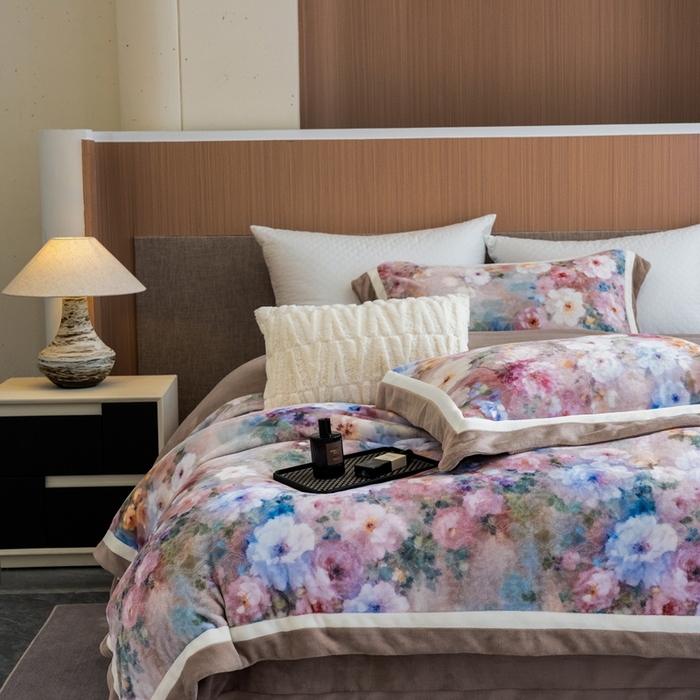 91家纺网 家纺一手货源 找家纺 瑞雪家居 2025新款全消光数码印花牛奶绒系列四件套 花语黄