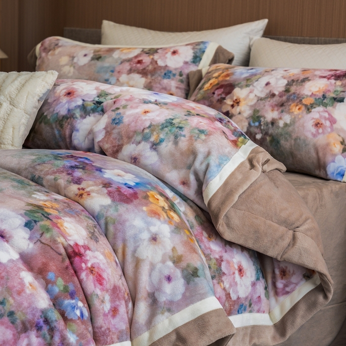 91家纺网 家纺一手货源 找家纺 瑞雪家居 2025新款全消光数码印花牛奶绒系列四件套 花语黄