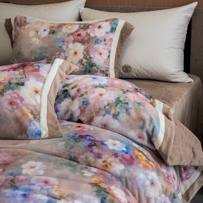 91家纺网 家纺一手货源 找家纺 瑞雪家居 2025新款全消光数码印花牛奶绒系列四件套 花语黄