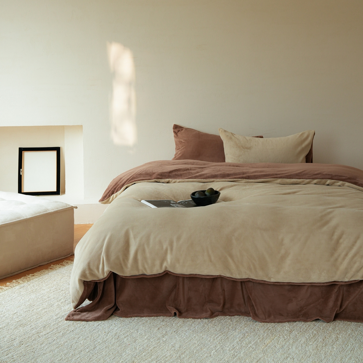 91家纺网 家纺一手货源 找家纺 简纯主义 2025新款撞色牛奶绒那不勒斯系列四件套 栗咖