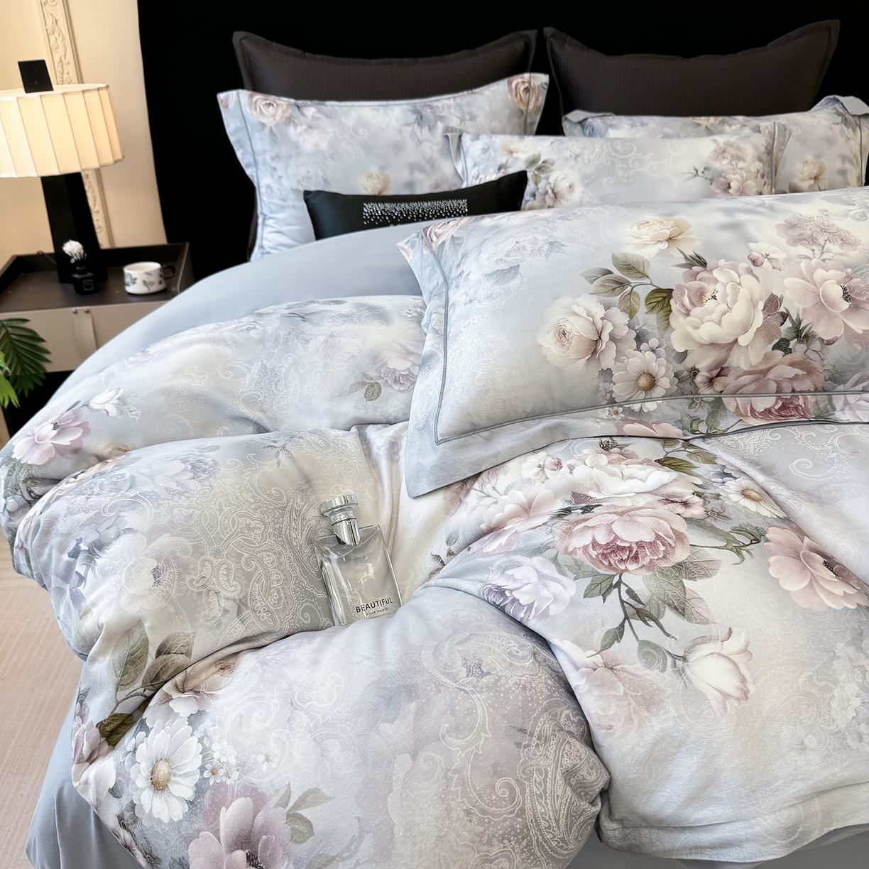 91家纺网 家纺一手货源 找家纺 星座家纺 2025秋冬新款全棉磨毛数码印花四件套 镜中花