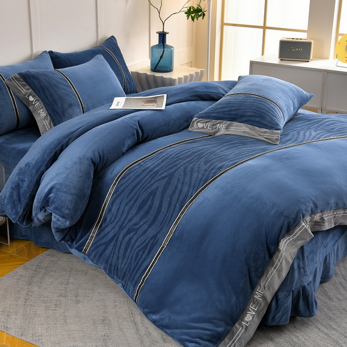 妮恒美家纺 2025新款刺绣婴儿绒工艺四件套-艾琳系列 艾琳-雾蓝