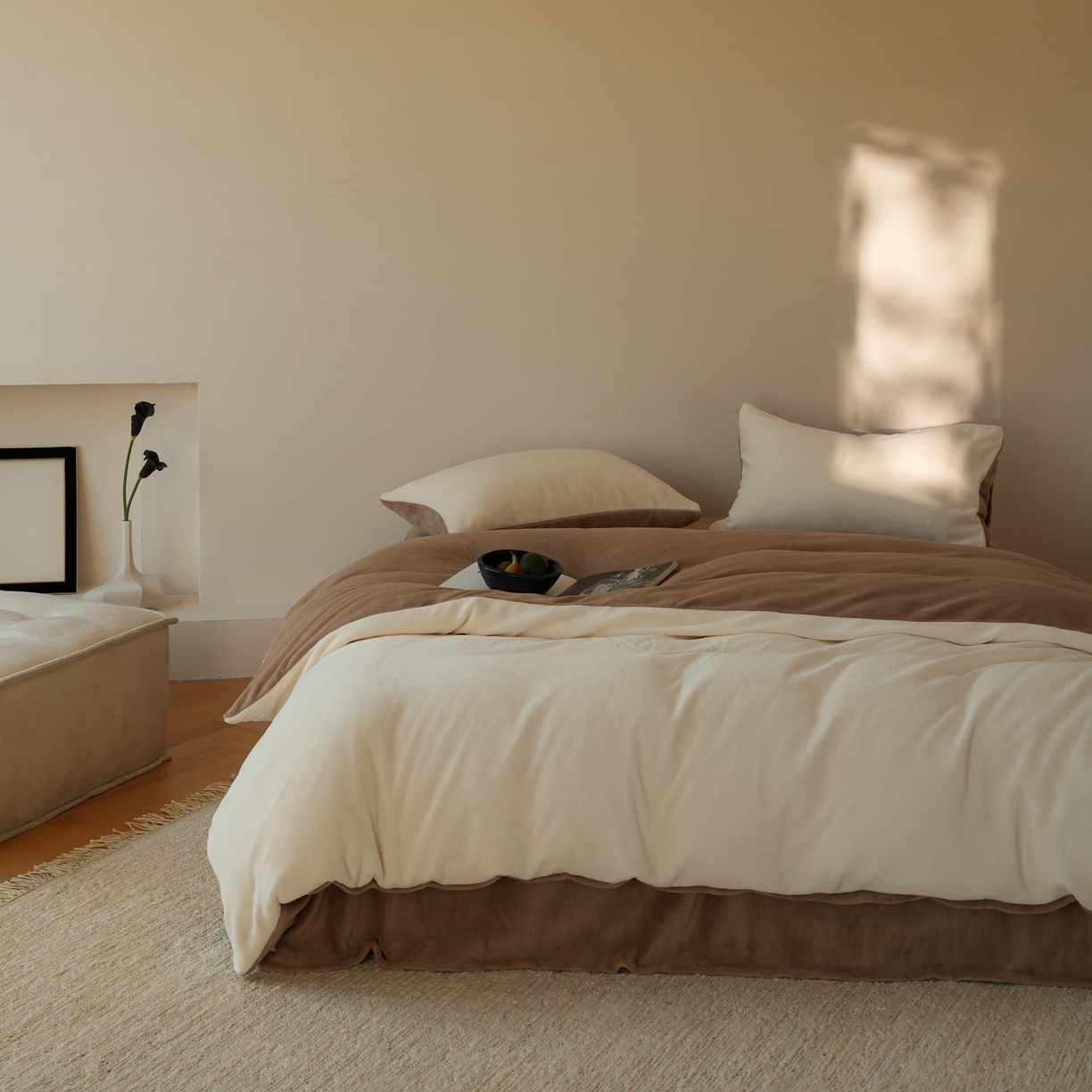 91家纺网 家纺一手货源 找家纺 简纯主义 2025新款撞色牛奶绒那不勒斯系列四件套 梦璃