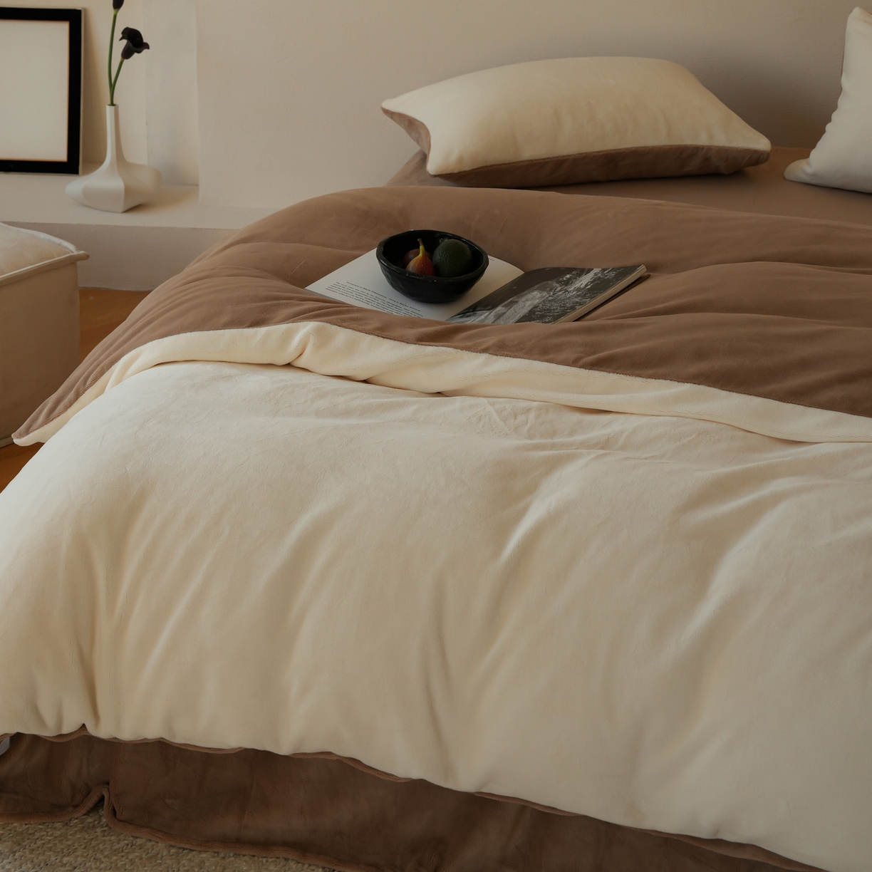 91家纺网 家纺一手货源 找家纺 简纯主义 2025新款撞色牛奶绒那不勒斯系列四件套 梦璃