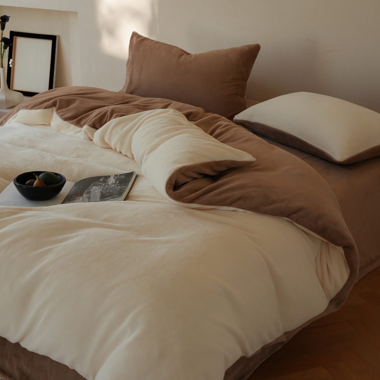 91家纺网 家纺一手货源 找家纺 简纯主义 2025新款撞色牛奶绒那不勒斯系列四件套 梦璃