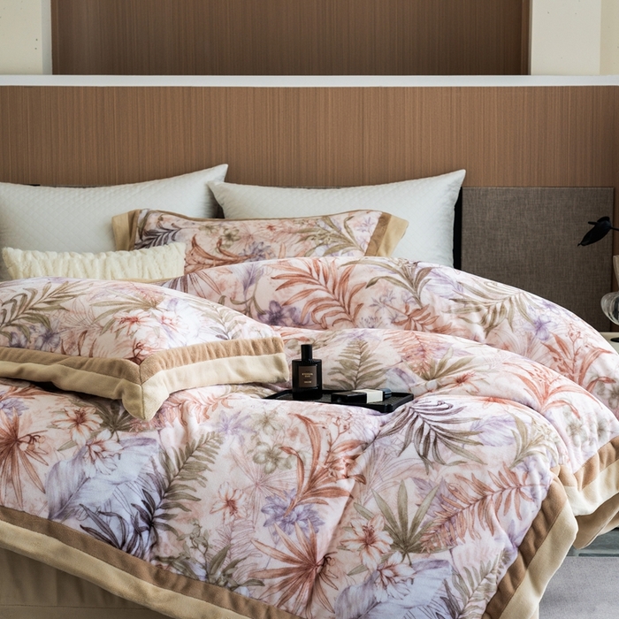 91家纺网 家纺一手货源 找家纺 瑞雪家居 2025新款全消光数码印花牛奶绒系列四件套 叶语黄