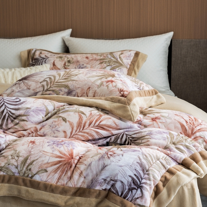 91家纺网 家纺一手货源 找家纺 瑞雪家居 2025新款全消光数码印花牛奶绒系列四件套 叶语黄