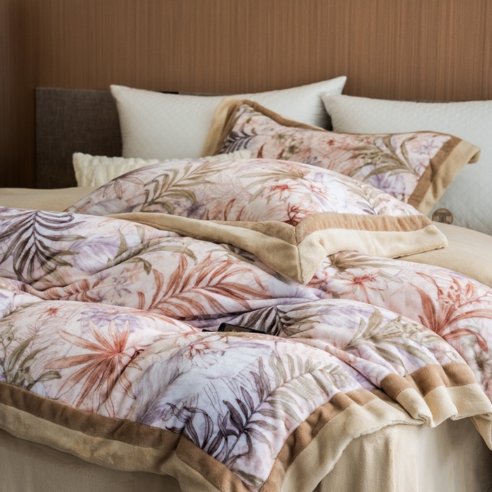 91家纺网 家纺一手货源 找家纺 瑞雪家居 2025新款全消光数码印花牛奶绒系列四件套 叶语黄