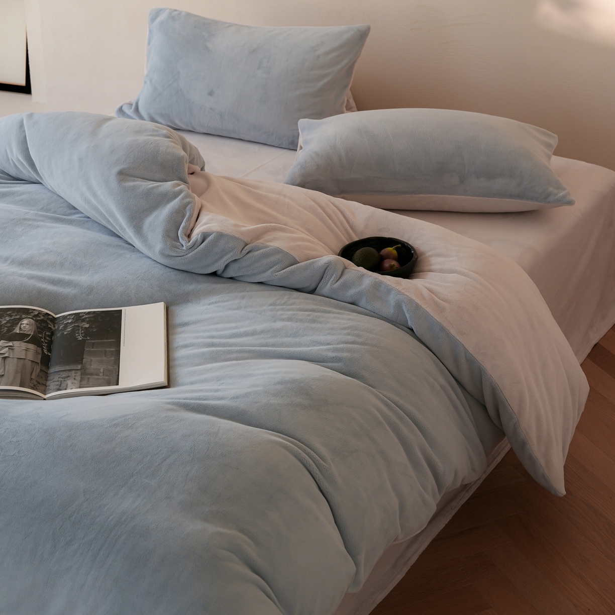 简纯主义 2025新款撞色牛奶绒那不勒斯系列四件套 浅云蓝