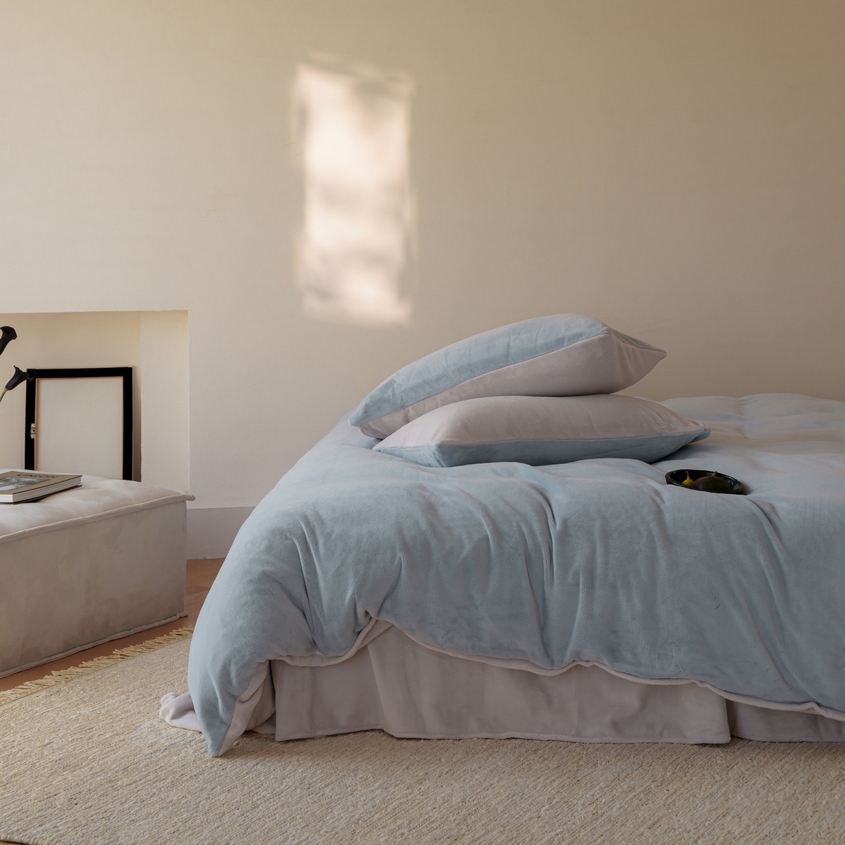 91家纺网 家纺一手货源 找家纺 简纯主义 2025新款撞色牛奶绒那不勒斯系列四件套 浅云蓝