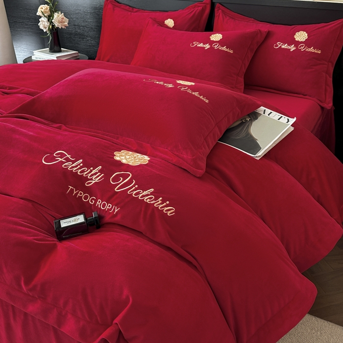 91家纺网 家纺一手货源 找家纺 鸿织源2025新款-茶颜系列 宝宝绒宽边四件套 茶颜-中国红