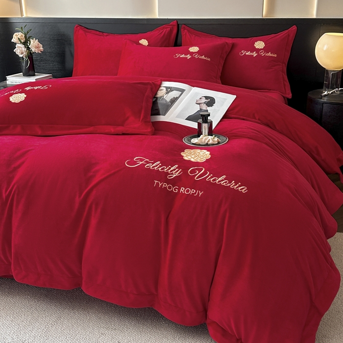 91家纺网 家纺一手货源 找家纺 鸿织源2025新款-茶颜系列 宝宝绒宽边四件套 茶颜-中国红