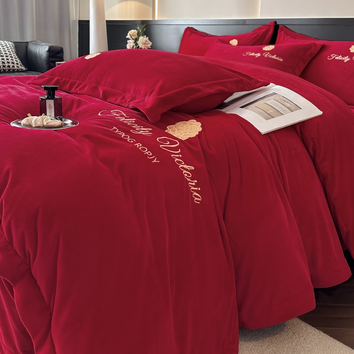 91家纺网 家纺一手货源 找家纺 鸿织源2025新款-茶颜系列 宝宝绒宽边四件套 茶颜-中国红