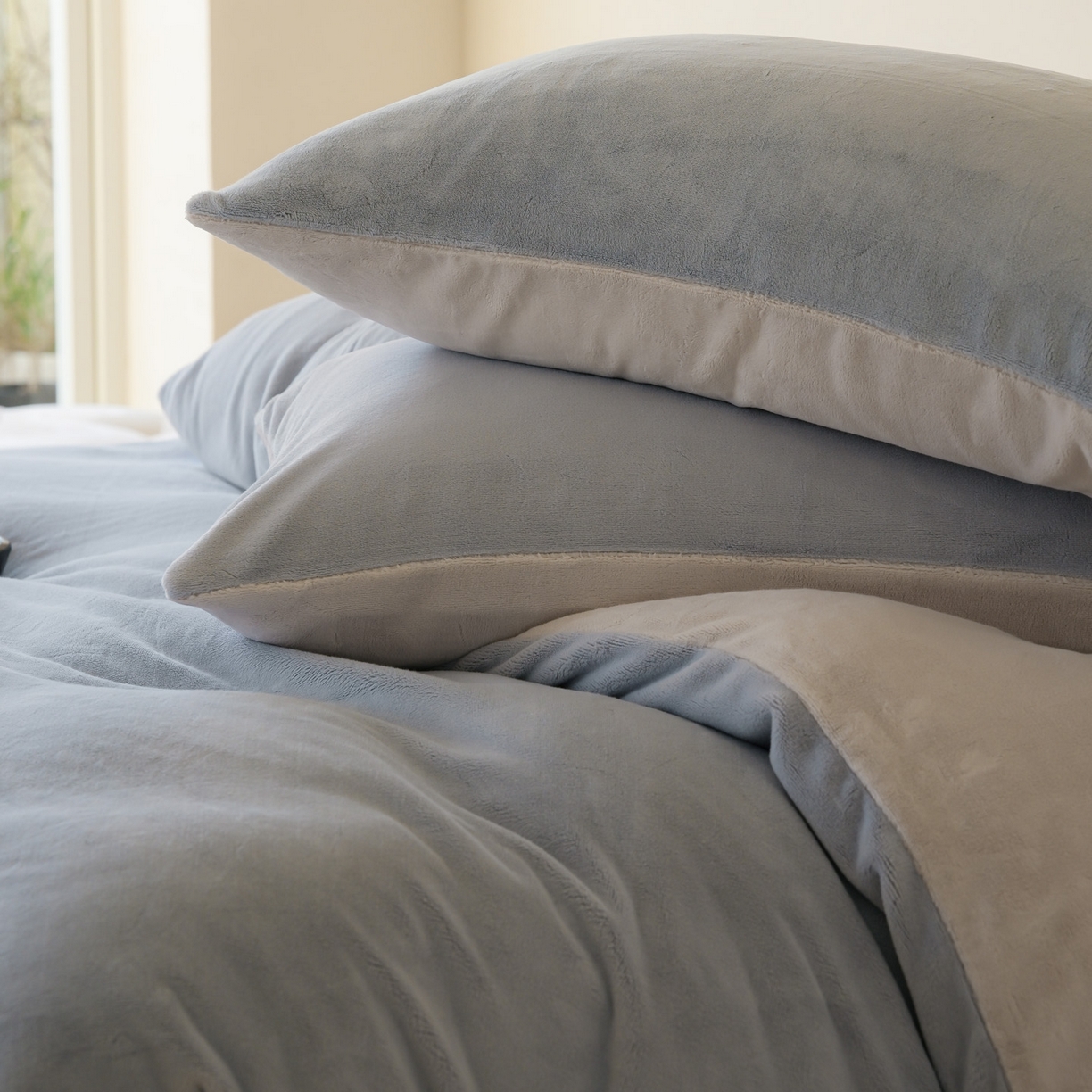 91家纺网 家纺一手货源 找家纺 简纯主义 2025新款撞色牛奶绒那不勒斯系列四件套 浅云蓝