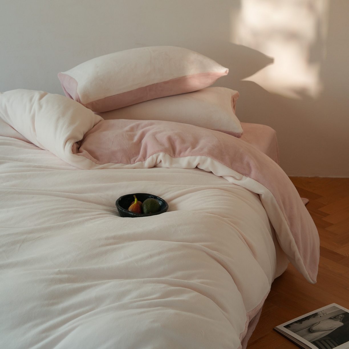 简纯主义 2025新款撞色牛奶绒那不勒斯系列四件套 仙仙粉