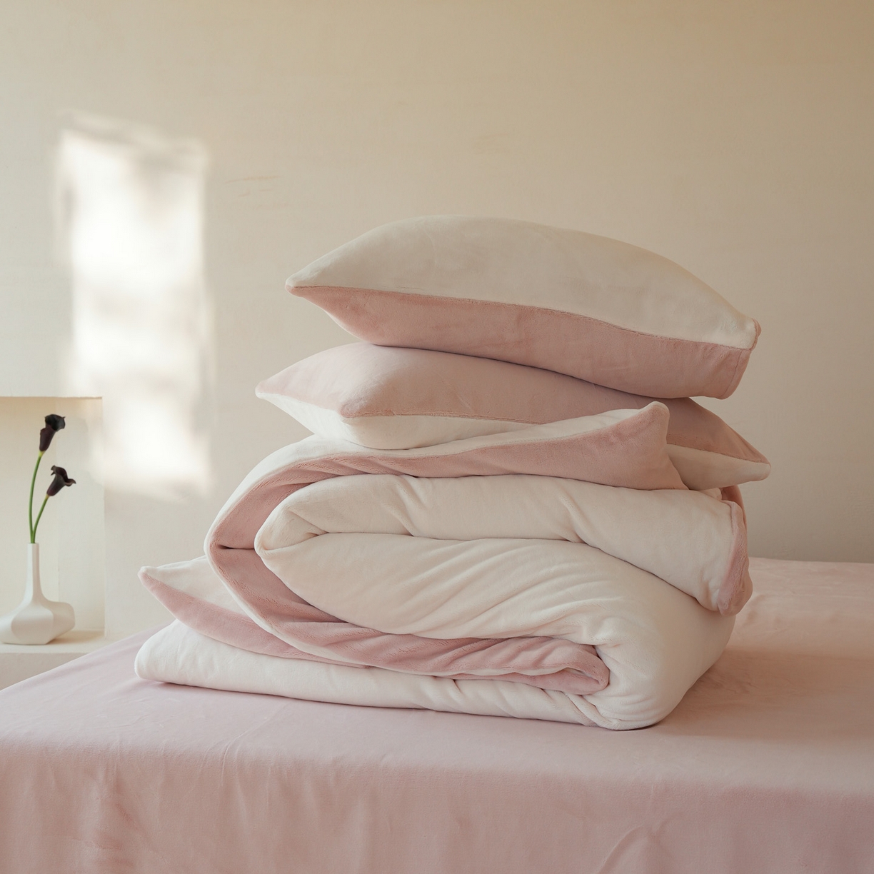 91家纺网 家纺一手货源 找家纺 简纯主义 2025新款撞色牛奶绒那不勒斯系列四件套 仙仙粉