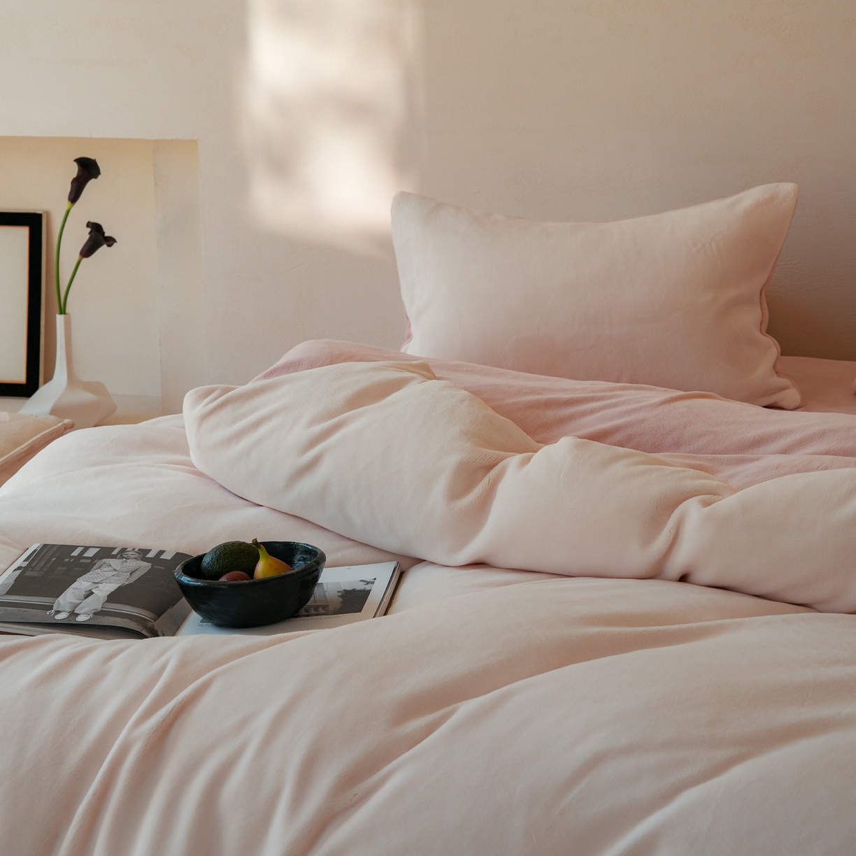 91家纺网 家纺一手货源 找家纺 简纯主义 2025新款撞色牛奶绒那不勒斯系列四件套 仙仙粉