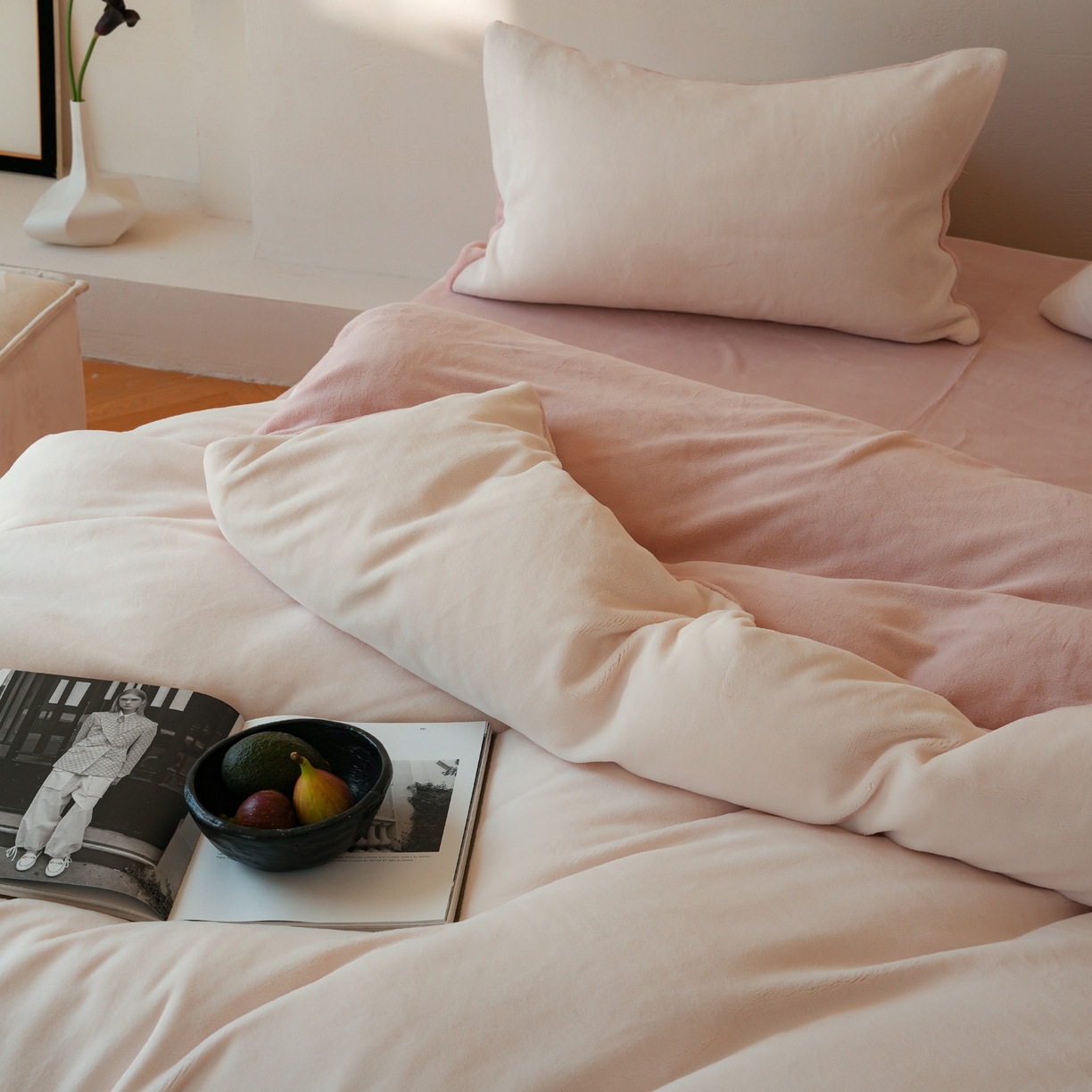 91家纺网 家纺一手货源 找家纺 简纯主义 2025新款撞色牛奶绒那不勒斯系列四件套 仙仙粉