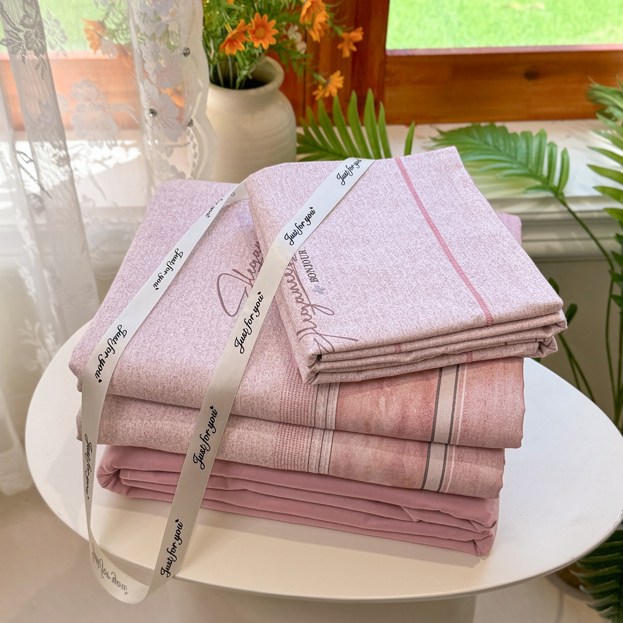 91家纺网 家纺一手货源 找家纺 星座家纺 2025秋冬新款全棉磨毛数码印花四件套 枕月织梦-粉