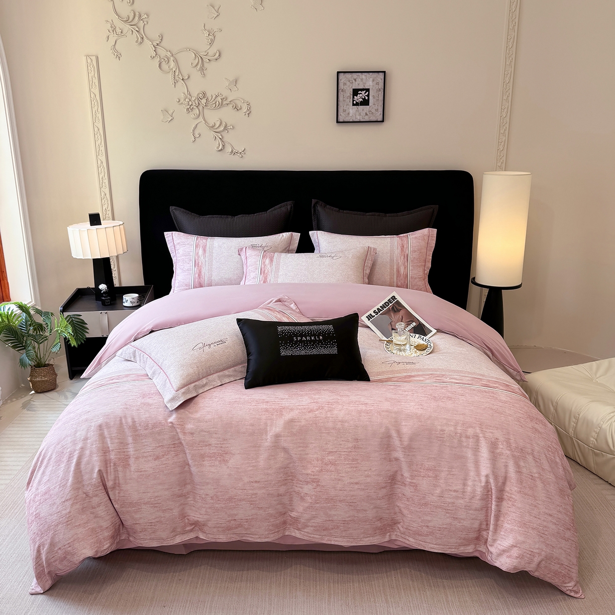 91家纺网 家纺一手货源 找家纺 星座家纺 2025秋冬新款全棉磨毛数码印花四件套 枕月织梦-粉