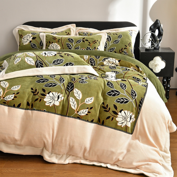 91家纺网 家纺一手货源 找家纺 （总）妮恒美家纺 2025新款高克重雕花牛奶绒大拼角四件套-知秋系列