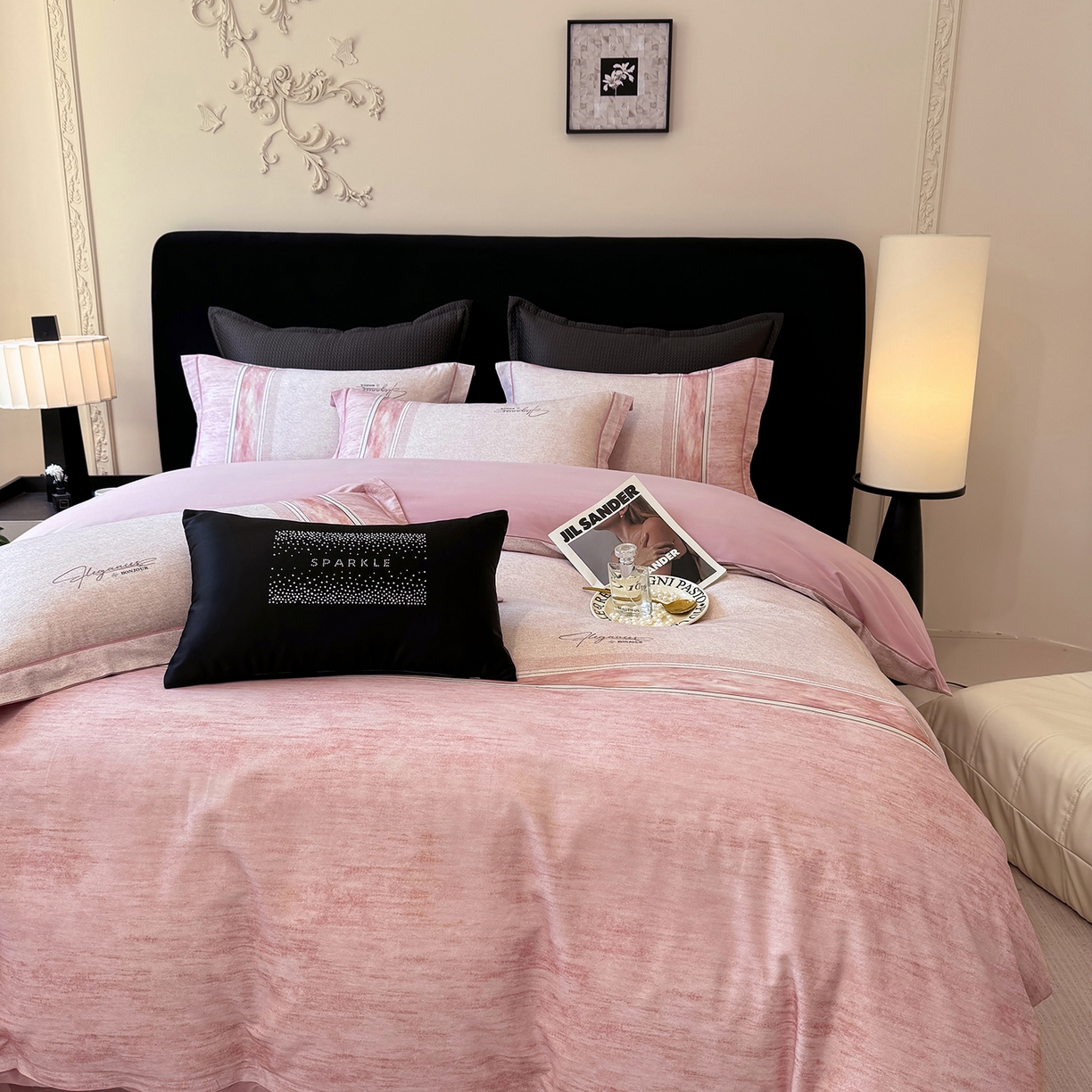 91家纺网 家纺一手货源 找家纺 星座家纺 2025秋冬新款全棉磨毛数码印花四件套 枕月织梦-粉