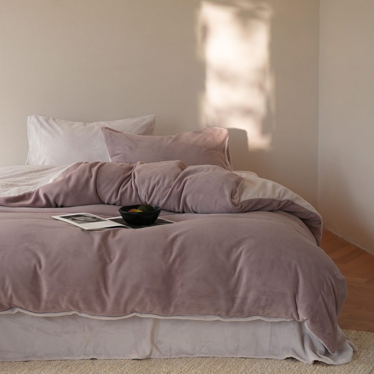 91家纺网 家纺一手货源 找家纺 简纯主义 2025新款撞色牛奶绒那不勒斯系列四件套 芋泥