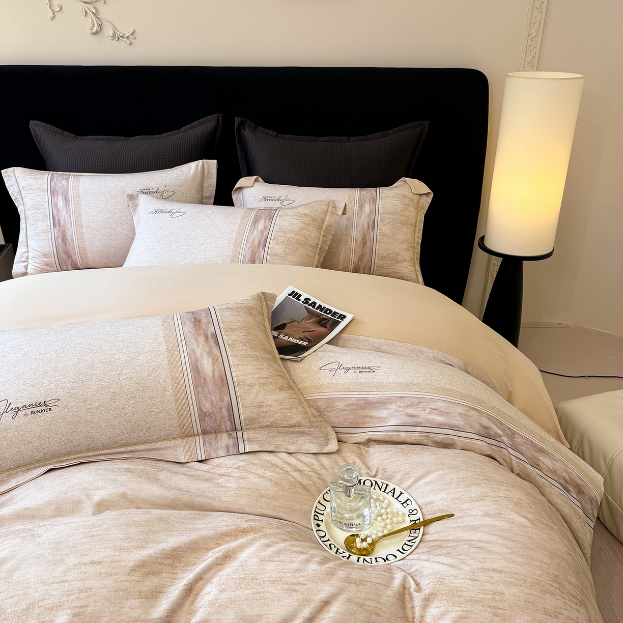 91家纺网 家纺一手货源 找家纺 星座家纺 2025秋冬新款全棉磨毛数码印花四件套 枕月织梦-黄