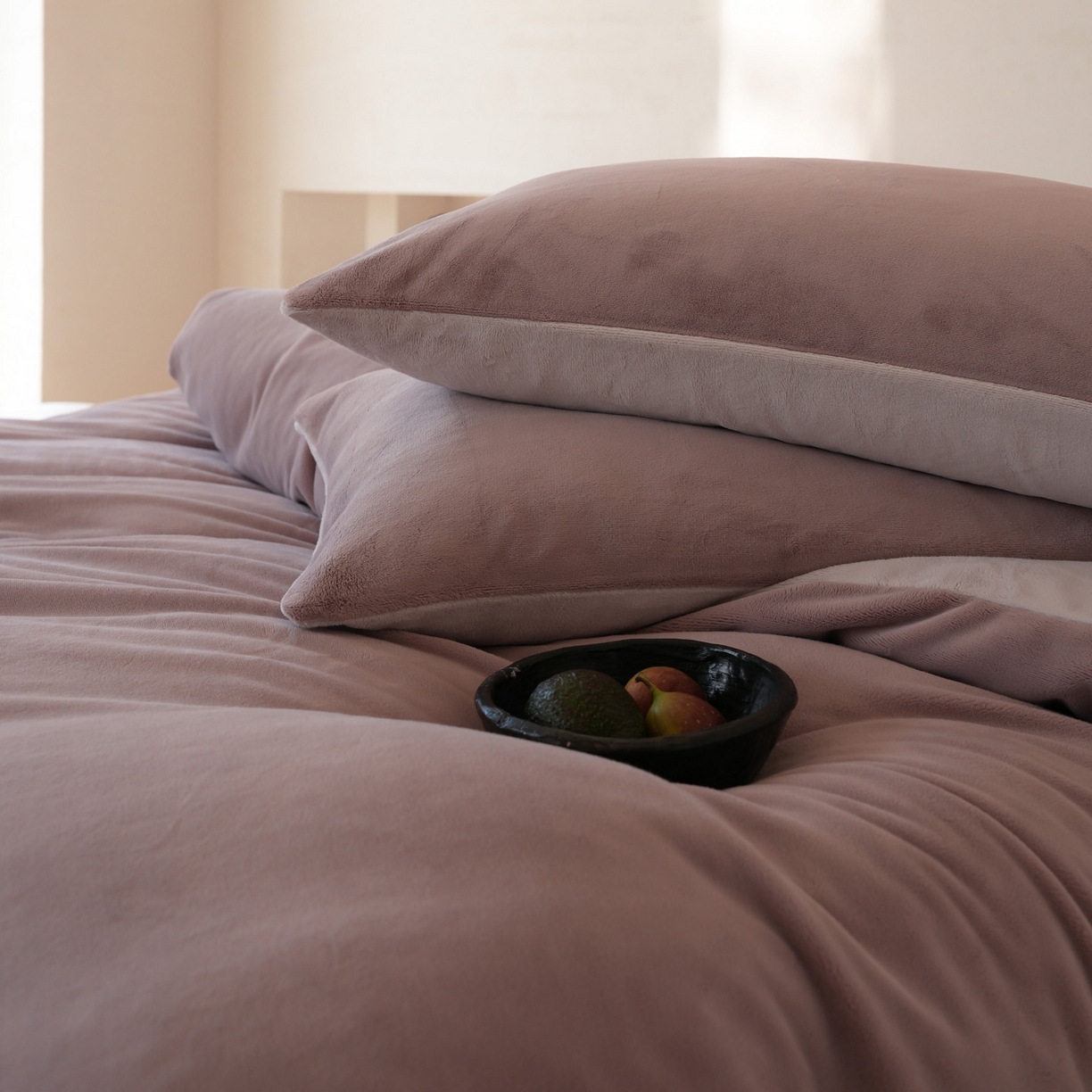 91家纺网 家纺一手货源 找家纺 简纯主义 2025新款撞色牛奶绒那不勒斯系列四件套 芋泥