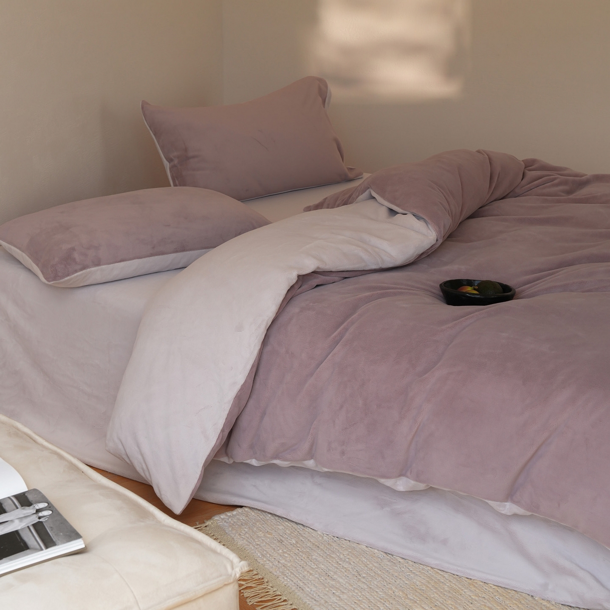 91家纺网 家纺一手货源 找家纺 简纯主义 2025新款撞色牛奶绒那不勒斯系列四件套 芋泥