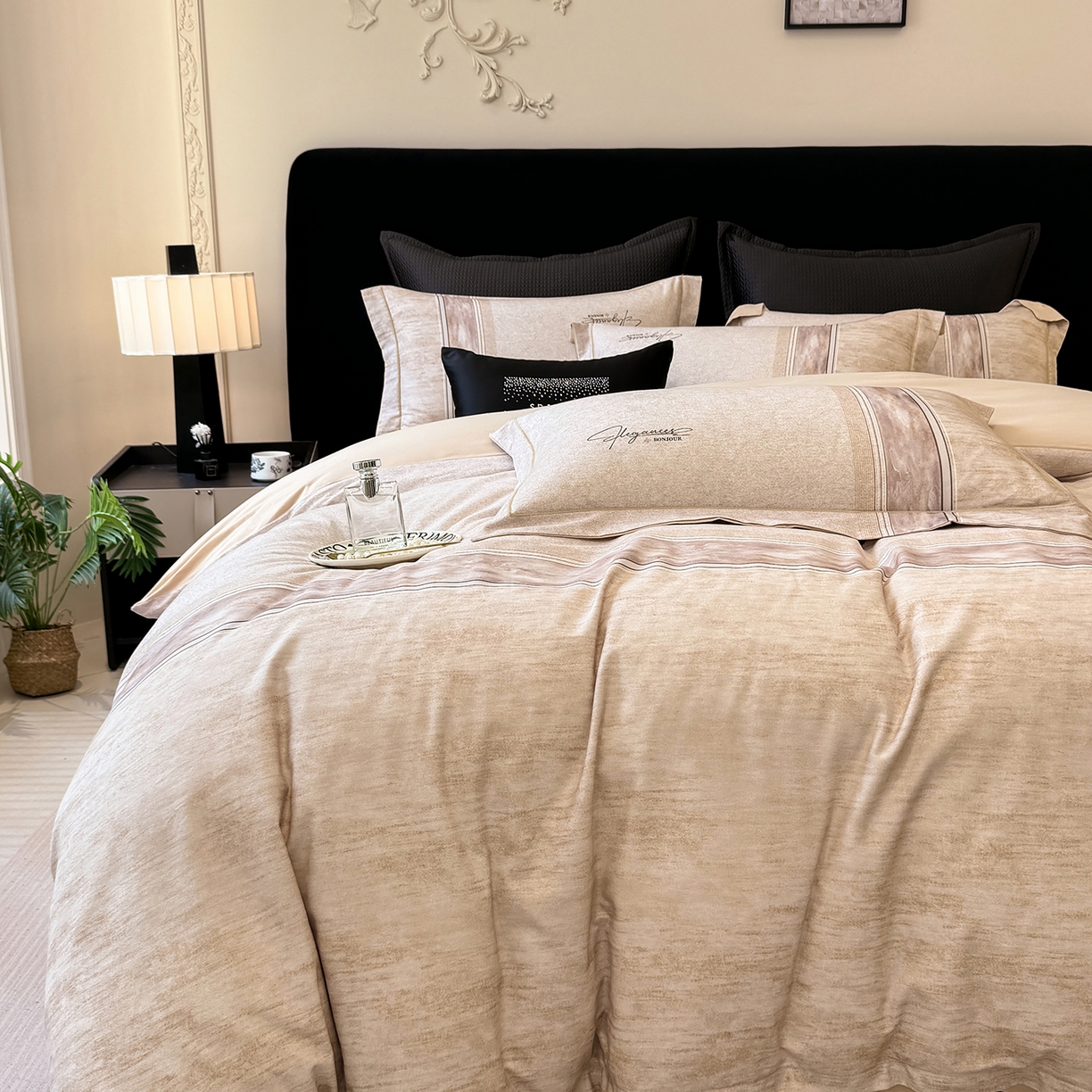 91家纺网 家纺一手货源 找家纺 星座家纺 2025秋冬新款全棉磨毛数码印花四件套 枕月织梦-黄