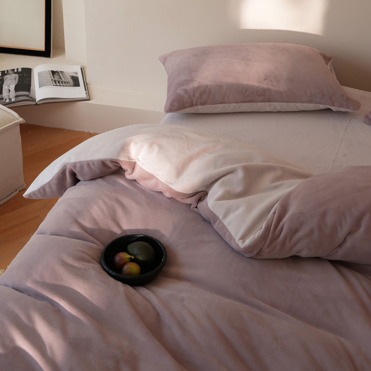 91家纺网 家纺一手货源 找家纺 简纯主义 2025新款撞色牛奶绒那不勒斯系列四件套 芋泥