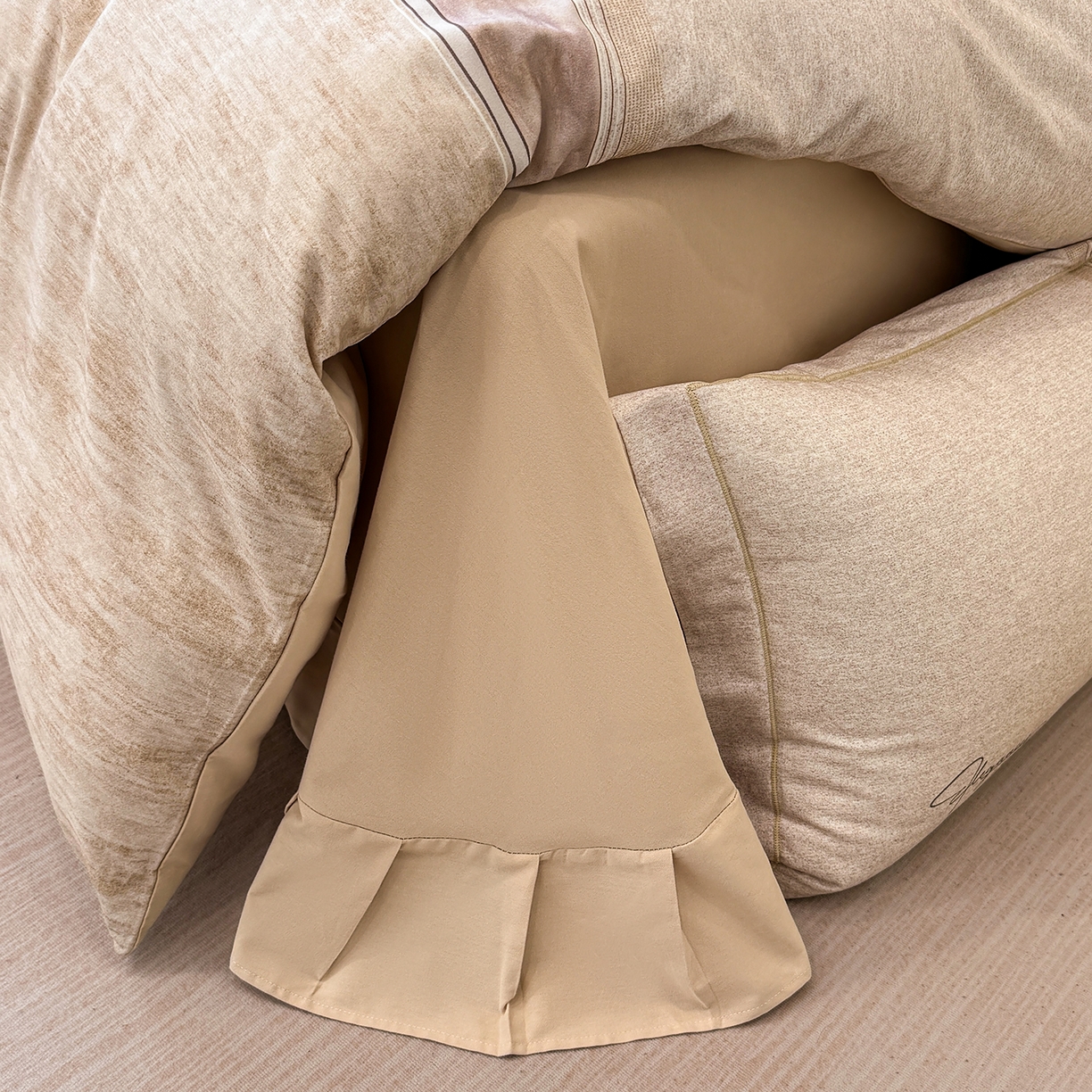 91家纺网 家纺一手货源 找家纺 星座家纺 2025秋冬新款全棉磨毛数码印花四件套 枕月织梦-黄