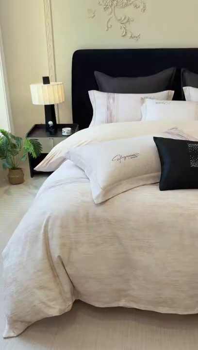 91家纺网 家纺一手货源 找家纺 星座家纺 2025秋冬新款全棉磨毛数码印花四件套 枕月织梦-黄