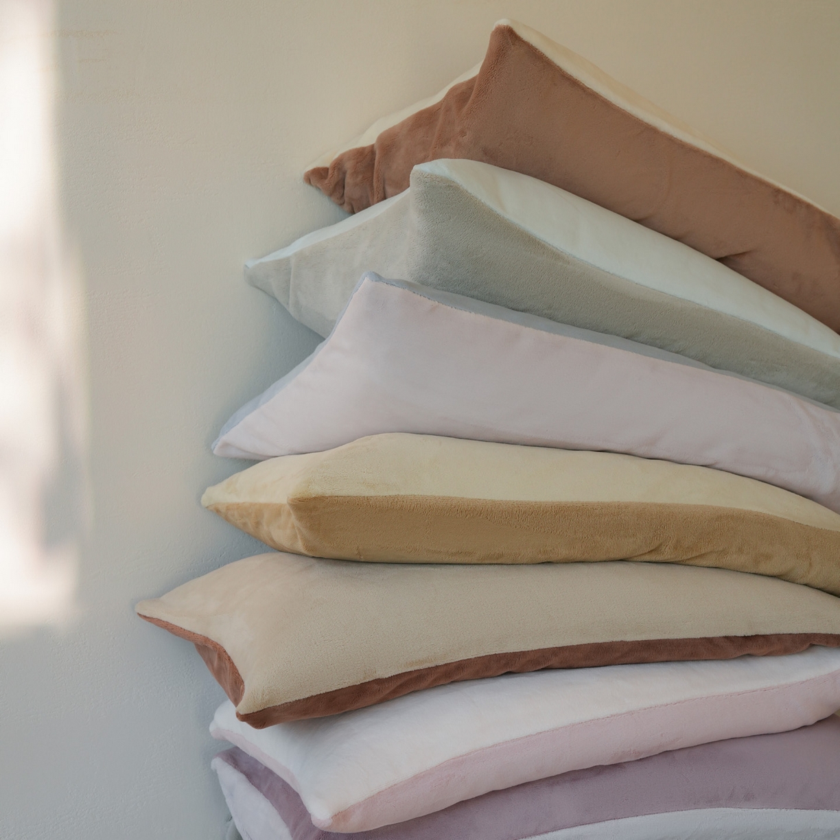 91家纺网 家纺一手货源 找家纺 简纯主义 2025新款撞色牛奶绒那不勒斯系列四件套 组合