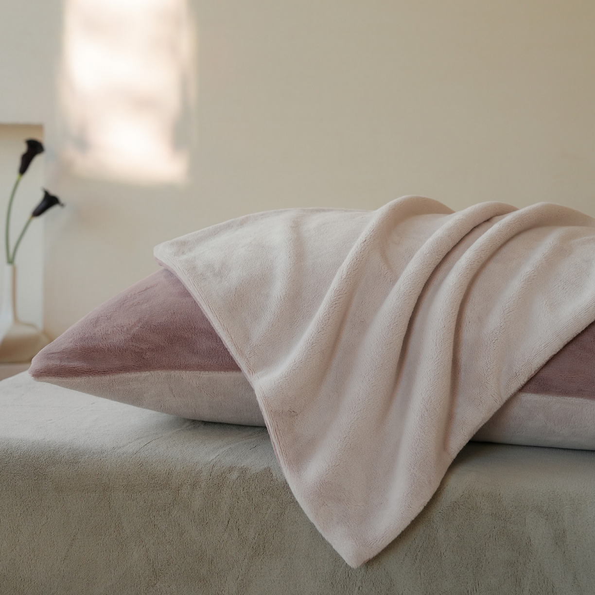 91家纺网 家纺一手货源 找家纺 简纯主义 2025新款撞色牛奶绒那不勒斯系列四件套 组合