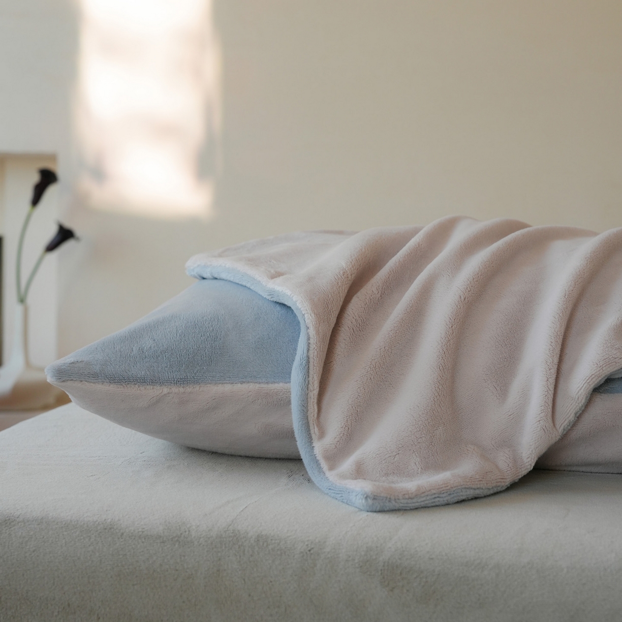 91家纺网 家纺一手货源 找家纺 简纯主义 2025新款撞色牛奶绒那不勒斯系列四件套 组合